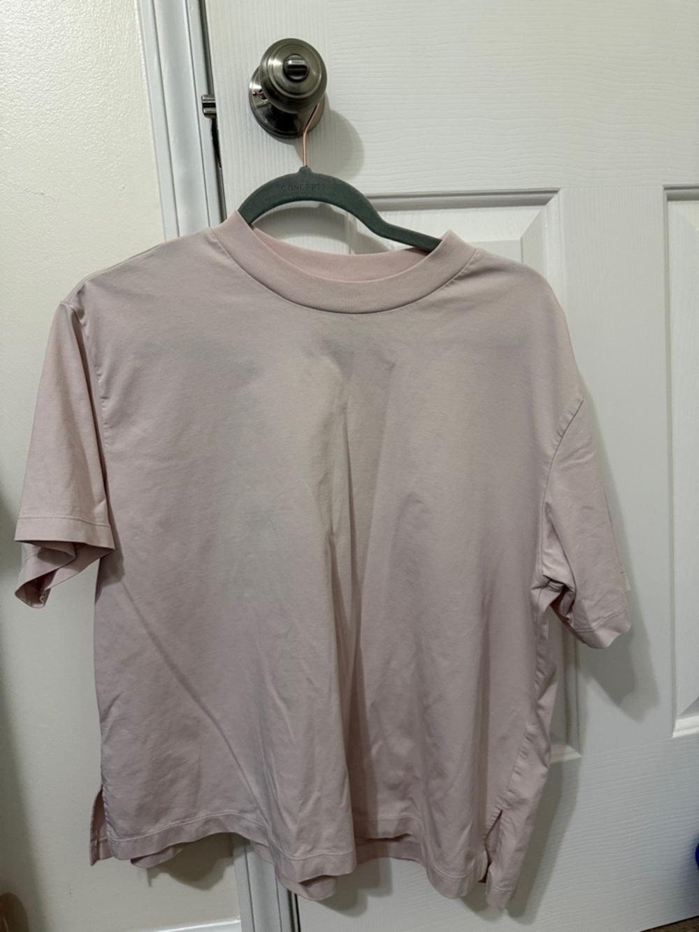 Uniqlo Women's Short-Sleeve Tee in Pale Pink